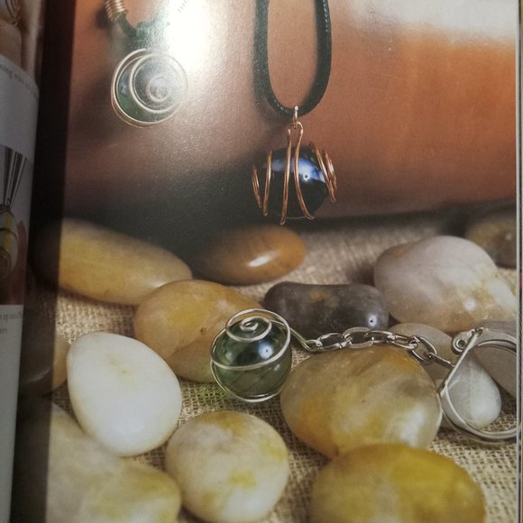 Creeating Wire and Beaded Jewelry Book - Picture 4 of 7